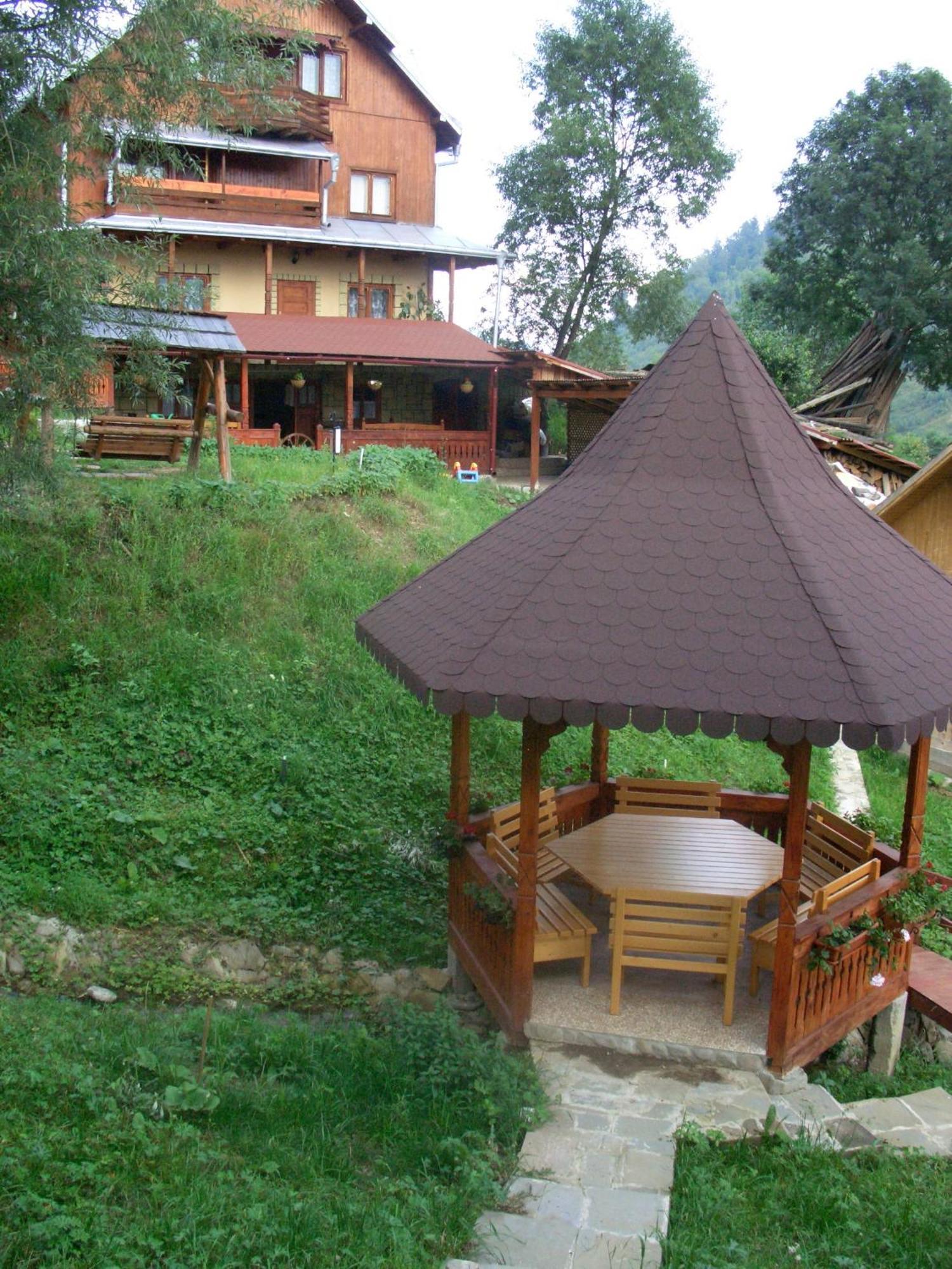 Pension Lucia Bucovina Hotel Вама Екстериор снимка